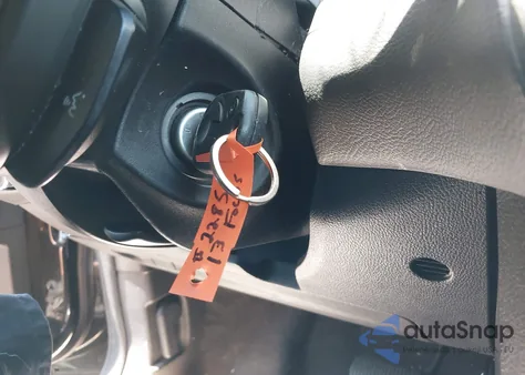 2013 Ford Focus Se z USA, uszkodzony, nr VIN 1FADP3F22DL254908